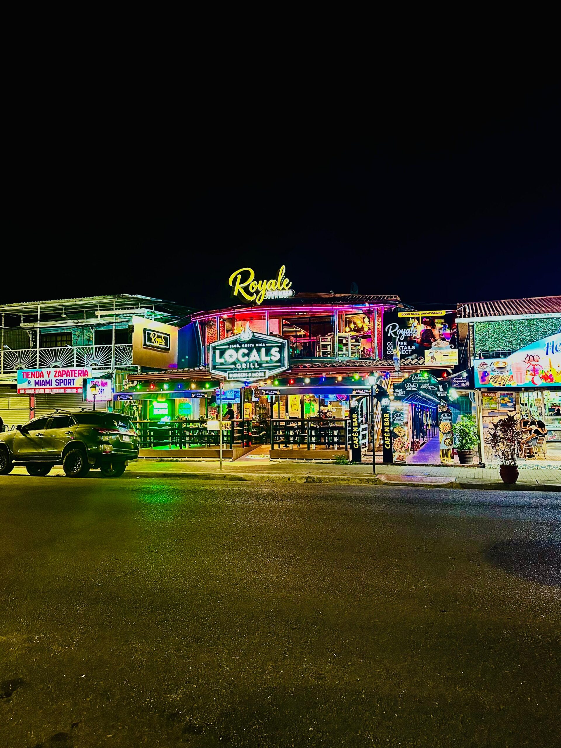 Royale Cafe in Jaco